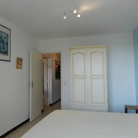 Apartment Le Lavandou, 3 Pieces, 5 Personnes - Fr-1-251-605 *