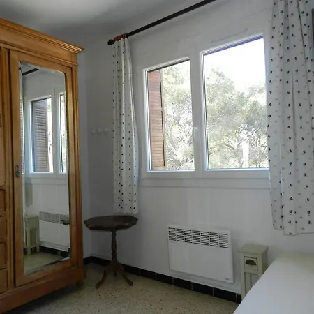 Apartment Le Lavandou, 3 Pieces, 5 Personnes - Fr-1-251-605